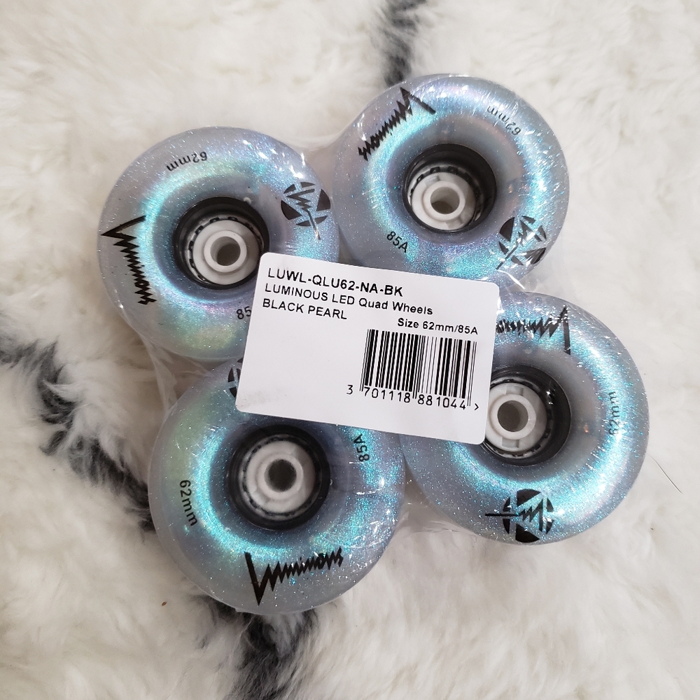 NEW - LUMINOUS Wheels - Black Pearl - 4pk - 85A